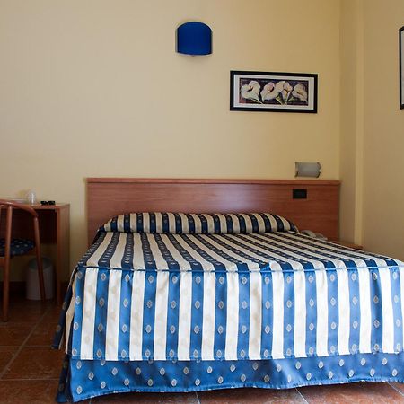 Hotel Blue Ribbon Vercelli Ngoại thất bức ảnh