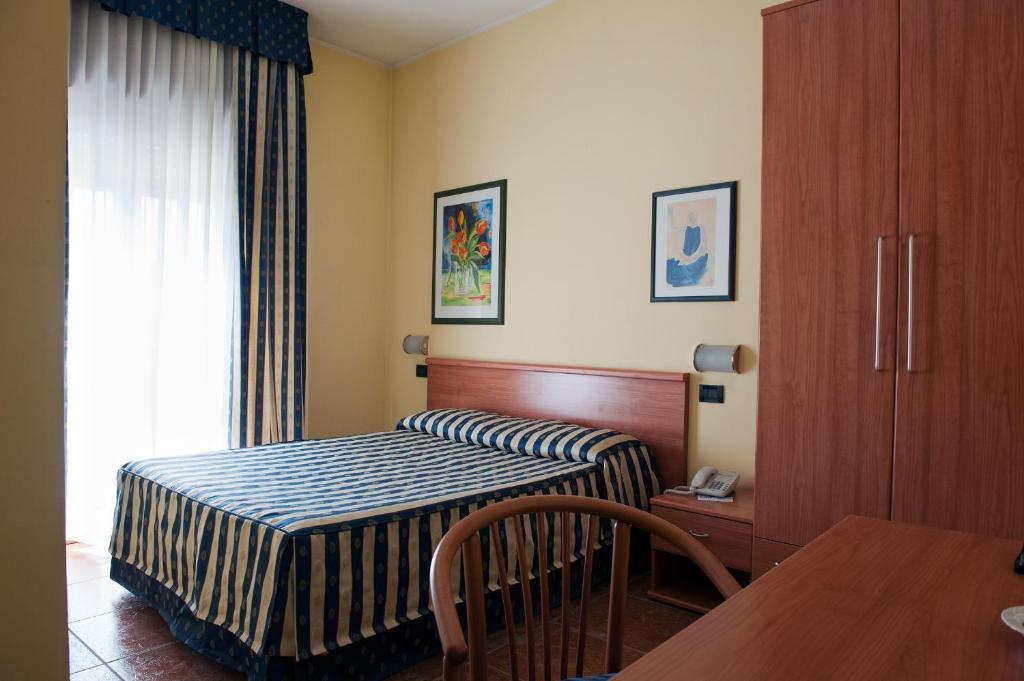 Hotel Blue Ribbon Vercelli Phòng bức ảnh